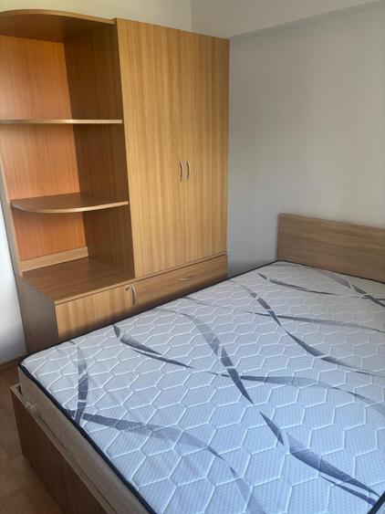 Apartament cu 4 camere decomandat în Republicii