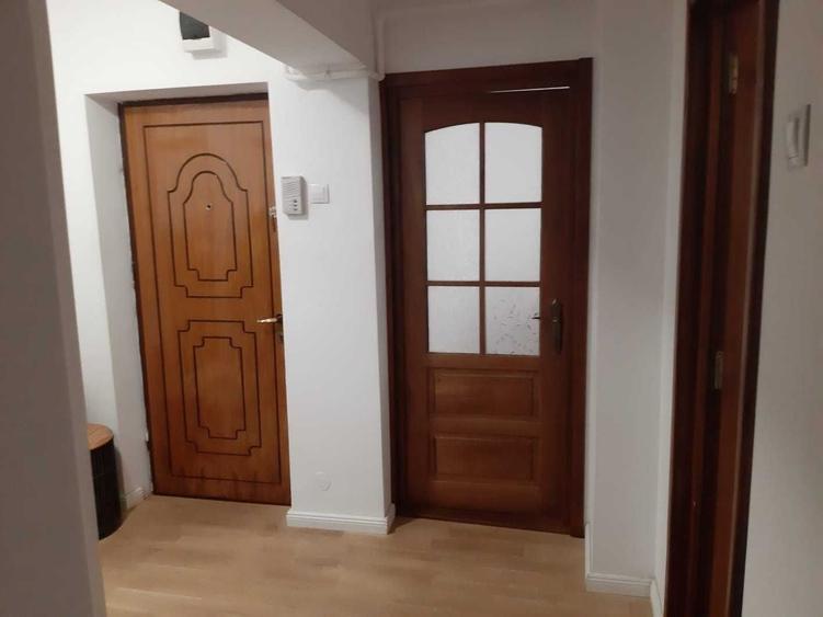 Apartament cu 3 camere decomandat în Păcurari