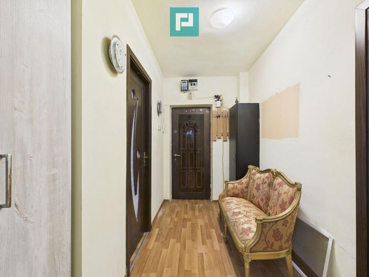 Apartament cu 3 camere semidecomandat în P-ța Gării