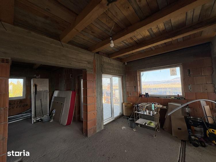 Casă cu 3 camere cu Teren 1400 Mp în Dârste