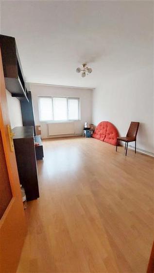 Apartament cu 2 camere decomandat în Răcădău