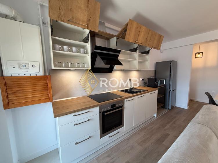 Apartament cu 2 camere semidecomandat, mobilat în Florești