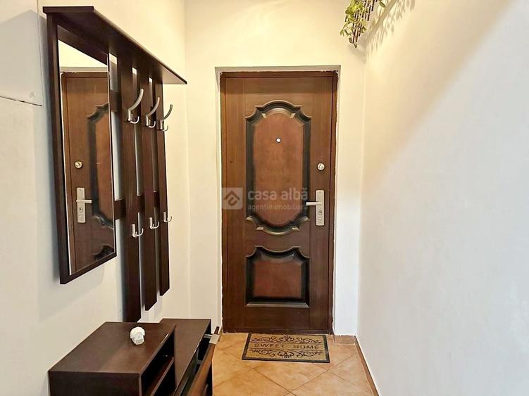 Apartament cu 2 camere decomandat, mobilat în Central