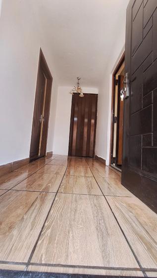 Casă cu 6 camere cu Teren 479 Mp în Ghiroda