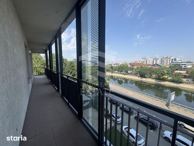 Apartament cu 3 camere în Văcăresti