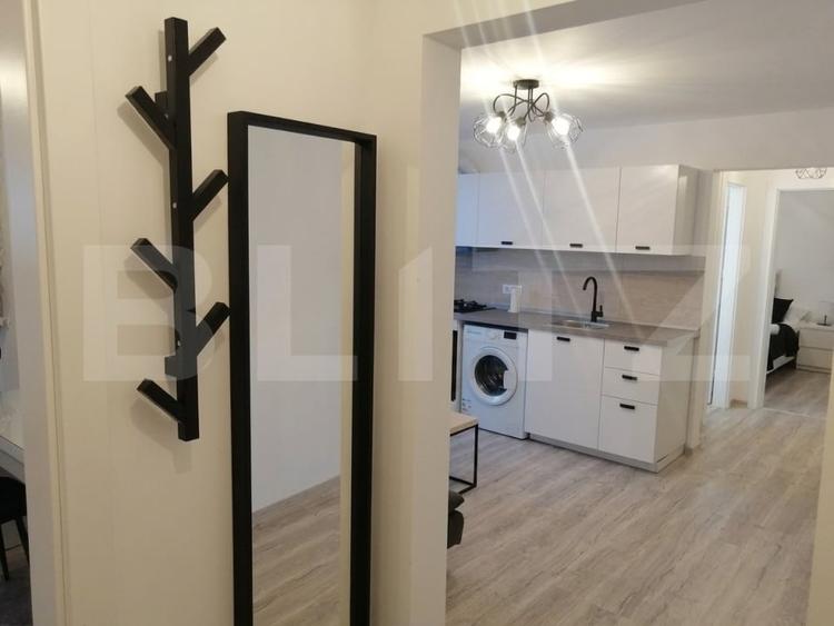 Apartament cu 3 camere semidecomandat, mobilat în Take Ionescu