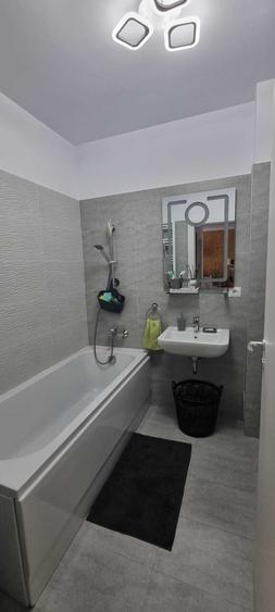 Apartament cu 2 camere decomandat în Exterior Vest