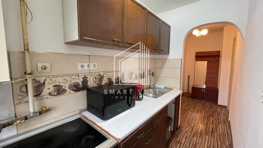 Apartament cu 2 camere semidecomandat, mobilat în Botizului