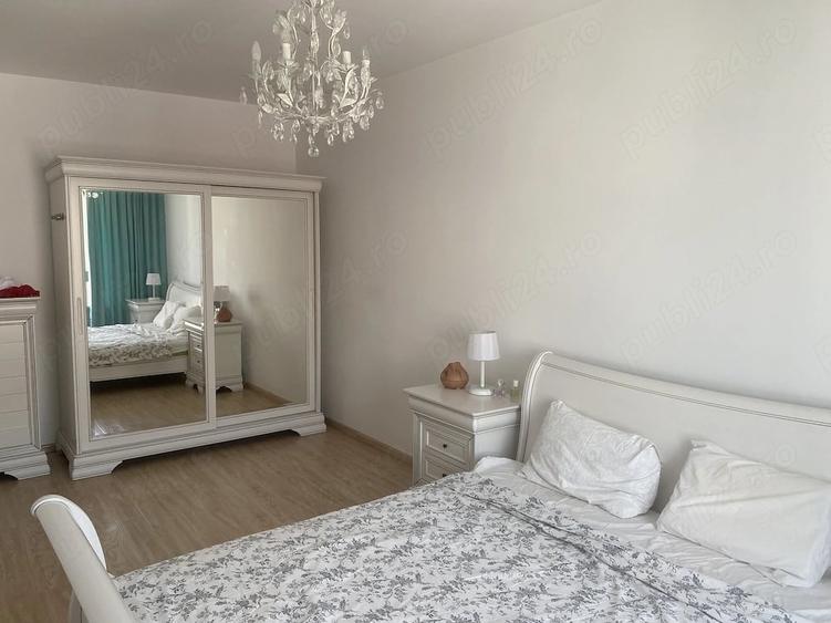 Apartament cu 3 camere decomandat în Metalurgiei