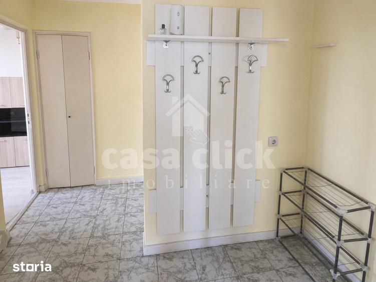 Apartament cu 3 camere decomandat în Piața Centrală