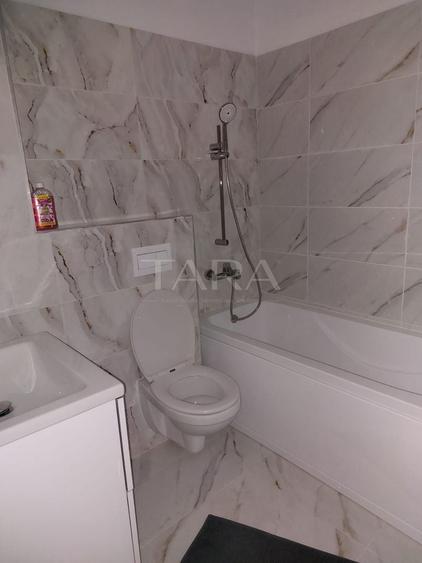 Apartament cu 2 camere semidecomandat, mobilat în Florești