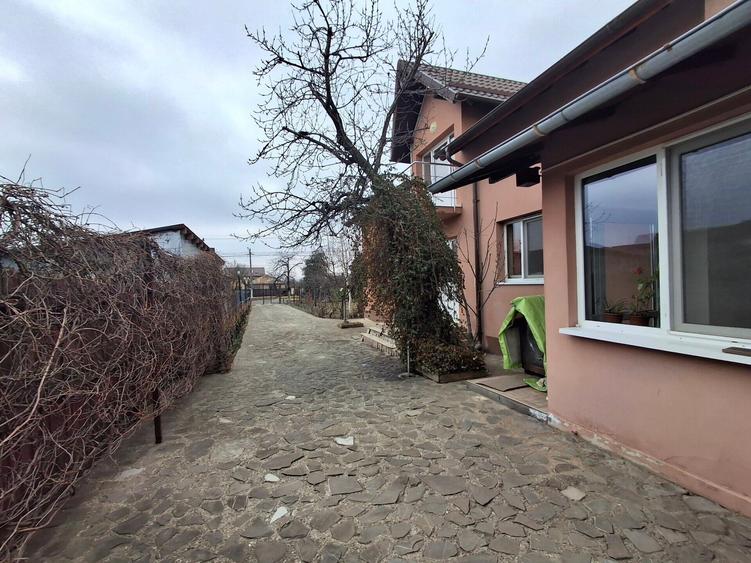 Casă individuală cu 5 camere cu Canalizare în Păulești