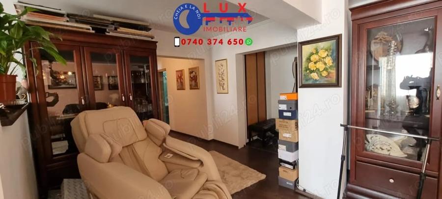 Apartament cu 3 camere decomandat în Babadag