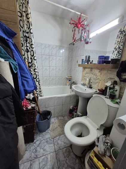 Apartament semidecomandat în Costin Georgian