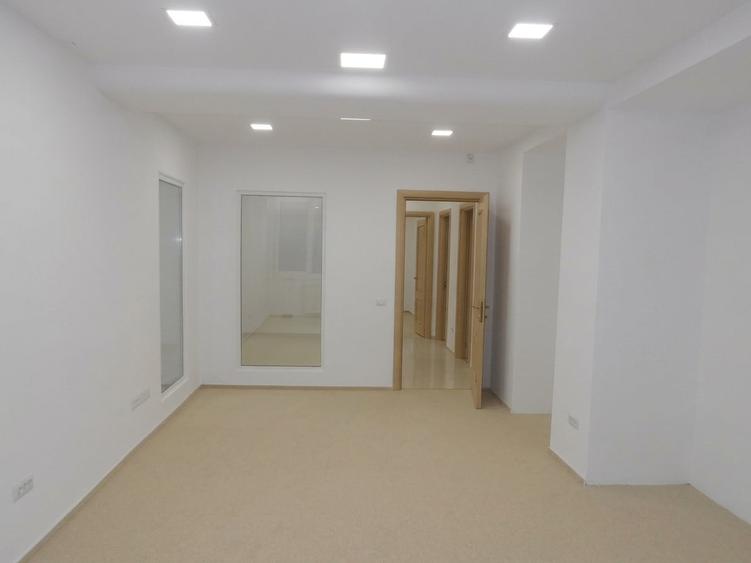 Spațiu comercial, de 125 mp, în Peninsula