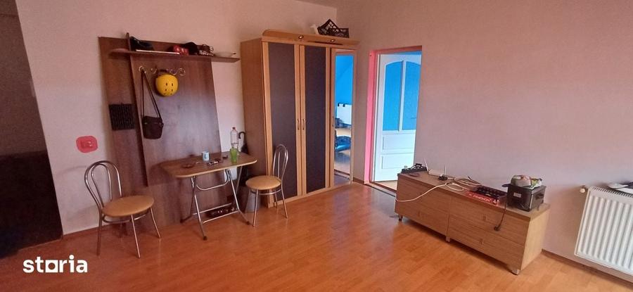 Vand apartament in Floresti - 1