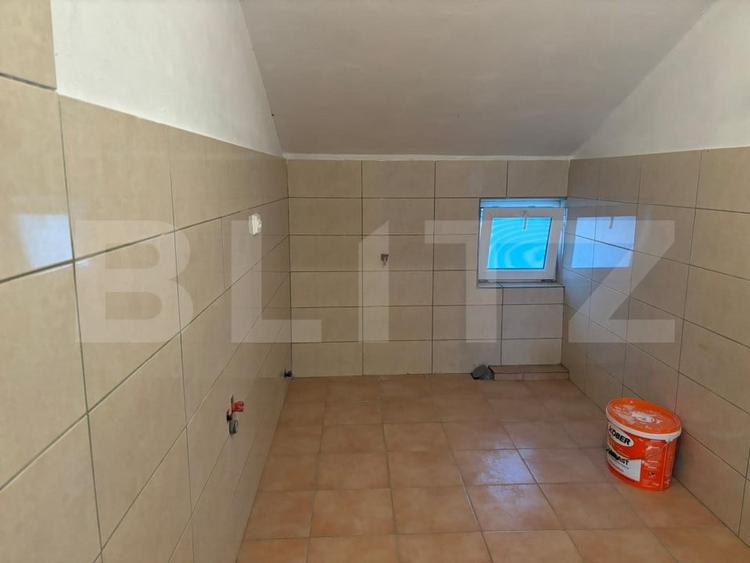 Spațiu comercial, de 880 mp, în Panic