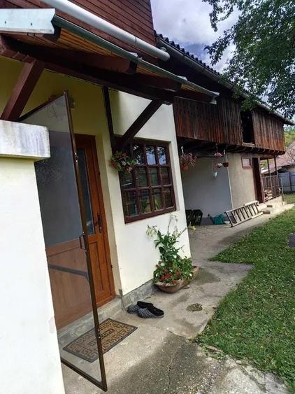Casă individuală cu 4 camere cu Teren 1500 Mp în Lunca Mare