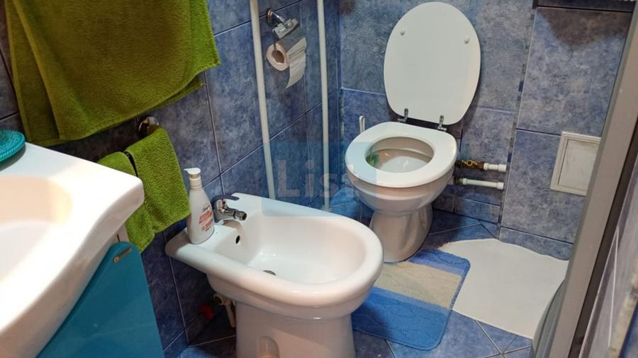 Apartament cu 3 camere semidecomandat, mobilat în Micro 40