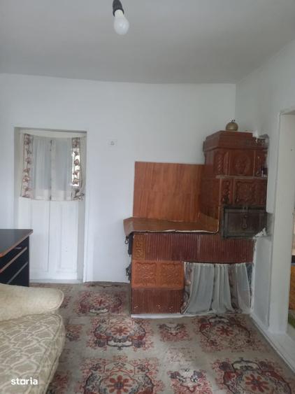 Casă cu 3 camere în Coșești