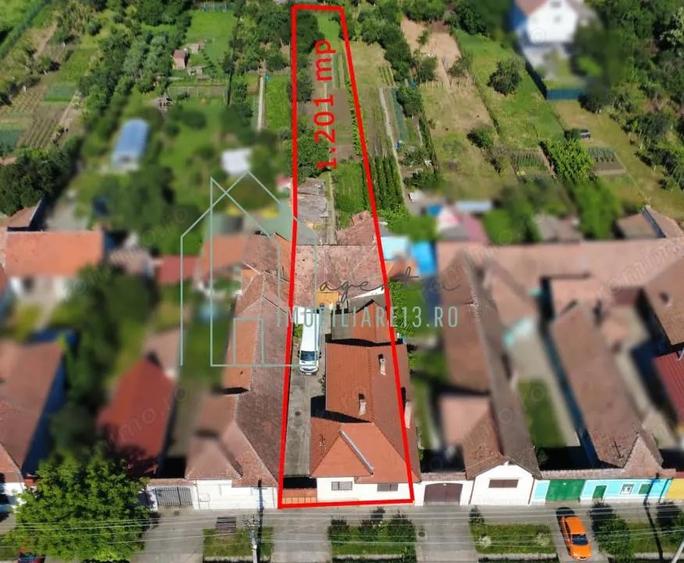 Casă cu 4 camere cu Teren 1201 Mp în Central