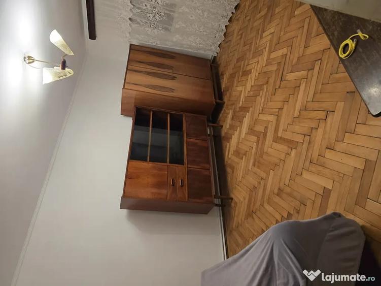 Apartament cu 3 camere decomandat în 1 Mai
