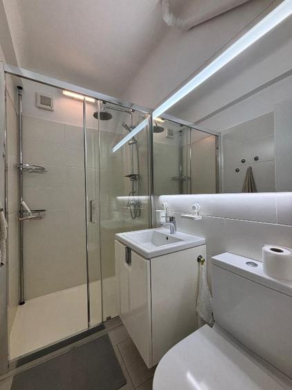 Apartament cu 2 camere semidecomandat în Barbu Văcărescu