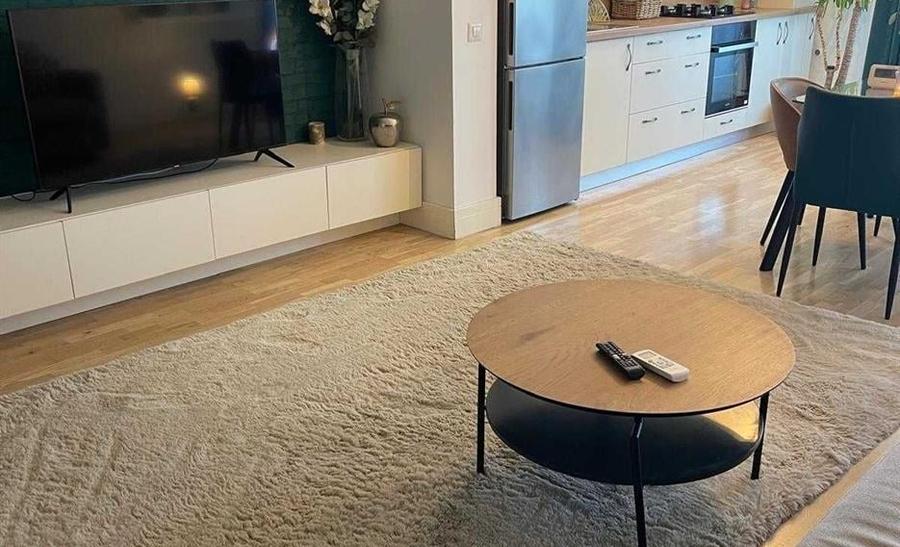 Apartament cu 2 camere semidecomandat în Barbu Văcărescu