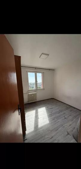 Apartament cu 2 camere semidecomandat, mobilat în Rahova