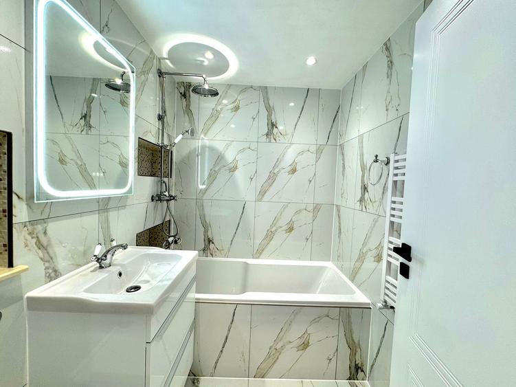 Apartament cu 3 camere, decomandat, etajul 3/4, zona Alexandru cel Bun - 9