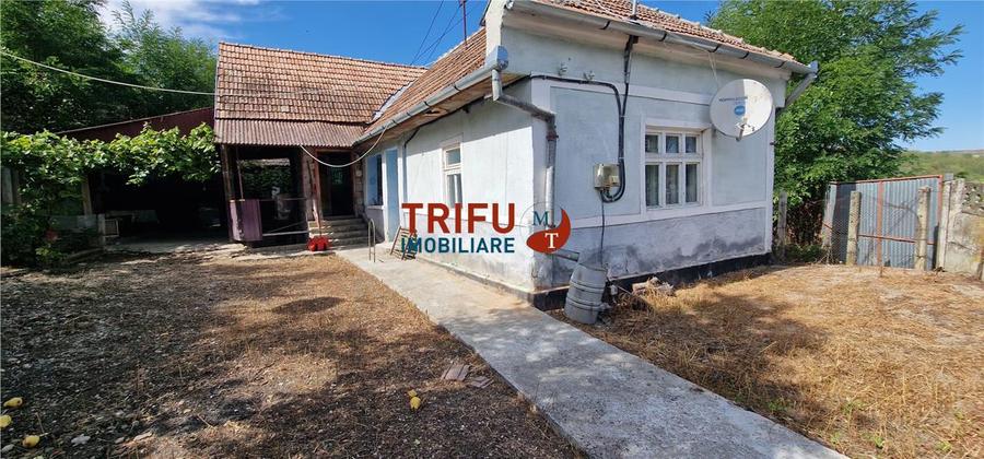 Casă individuală cu 3 camere cu Teren 2000 Mp în Hopârta