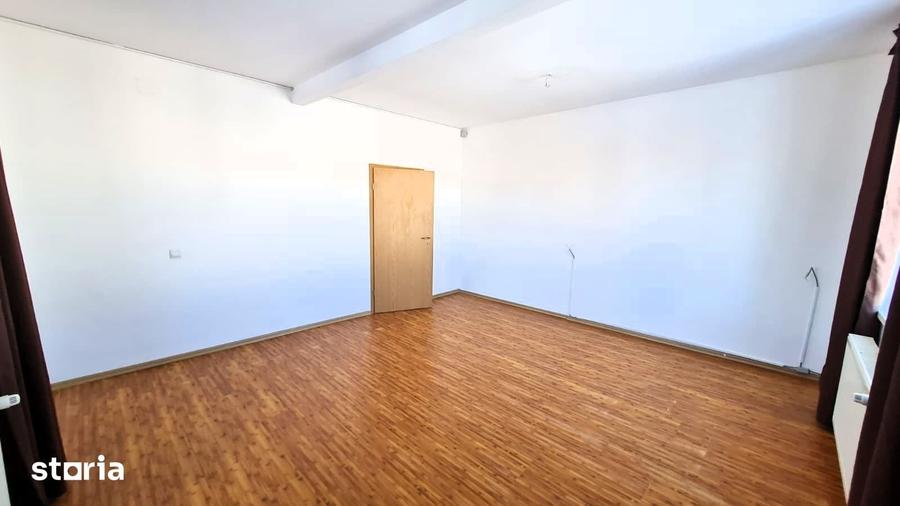 Apartament cu 4 camere în Terezian