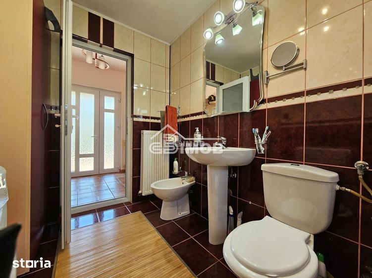 Casă cu 4 camere cu Teren 820 Mp în Buciumeni