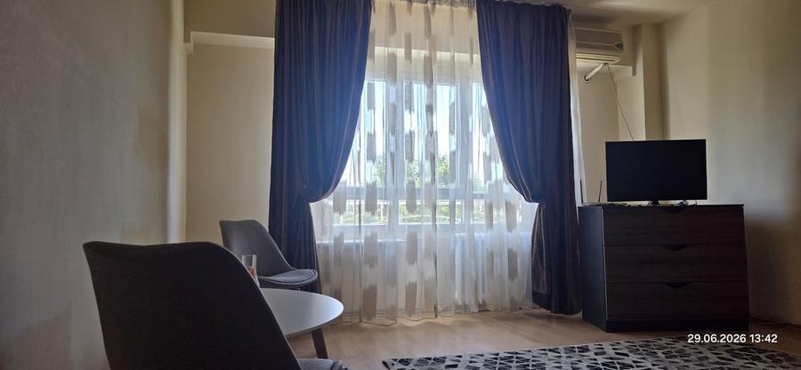 Garsonieră decomandată în Costin Georgian