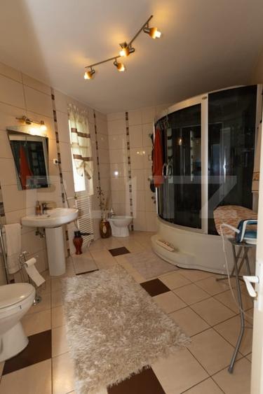 Casă individuală cu 5 camere cu Canalizare în Corunca