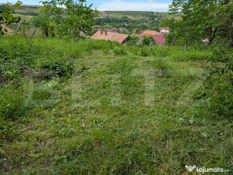 Casă cu 2 camere cu Teren 2111 Mp în Săndulești