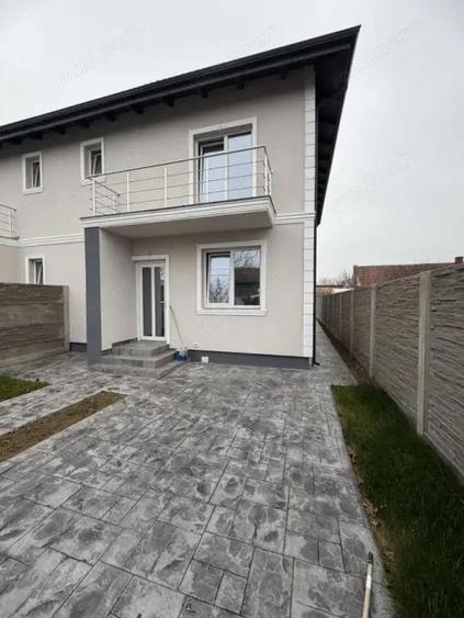 Casă cu 4 camere cu Teren 16 Mp în Utvin