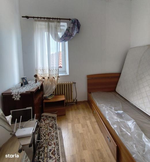 Apartament cu 3 camere nedecomandat în Peninsula