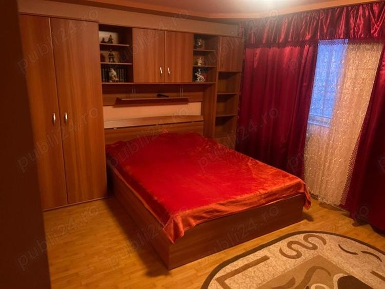 Casă cu 6 camere în Steaua