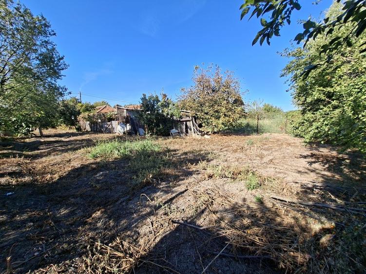 Casă cu 3 camere în Tomșani