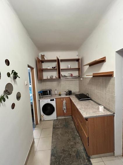 Garsonieră decomandată în Central