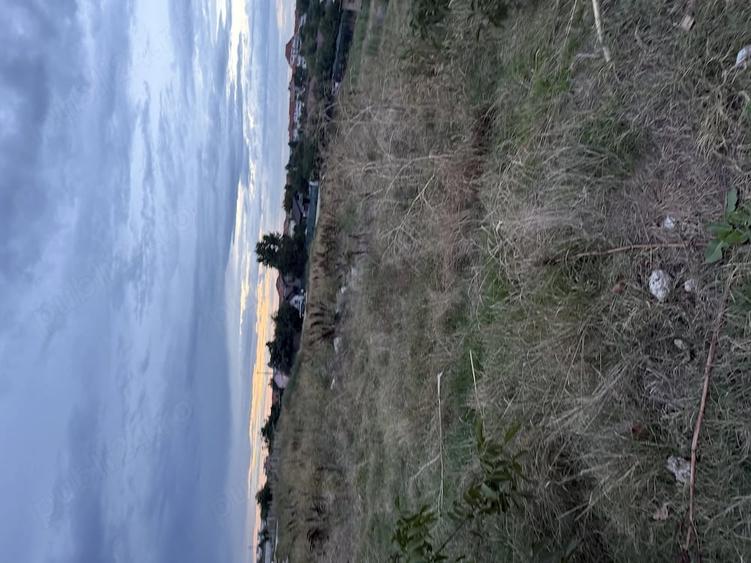 Teren de 3267 mp, în Central