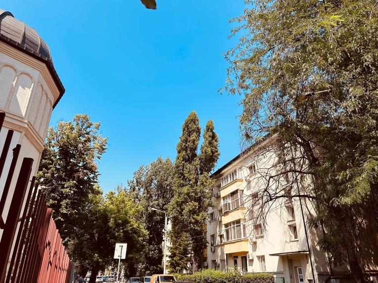Garsonieră decomandată în Universitate