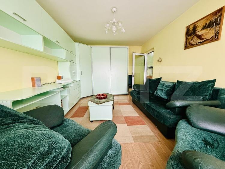 Apartament cu 2 camere decomandat, mobilat în Triaj