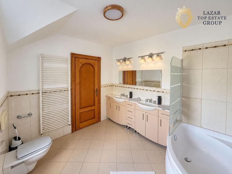 Casă individuală cu 6 camere cu Canalizare în Grădiște