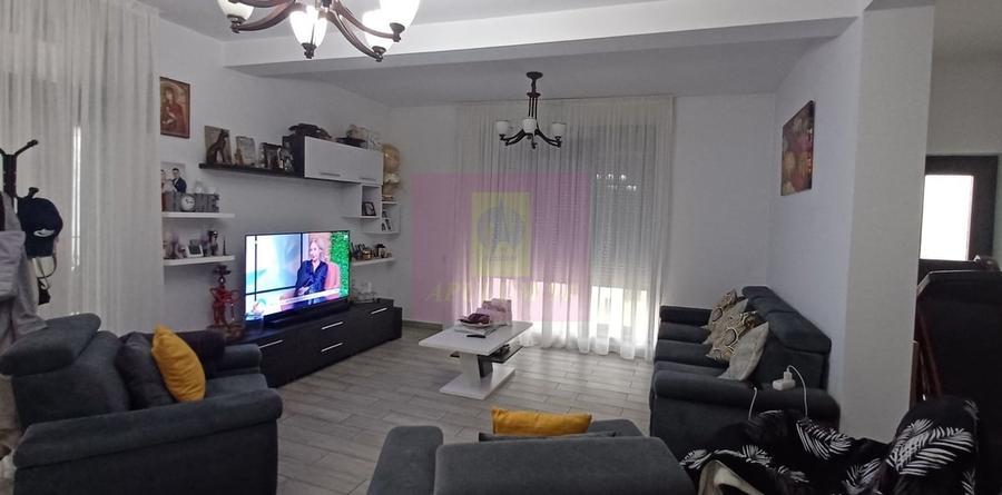 Casă cu 4 camere cu Teren 450 Mp în Nord
