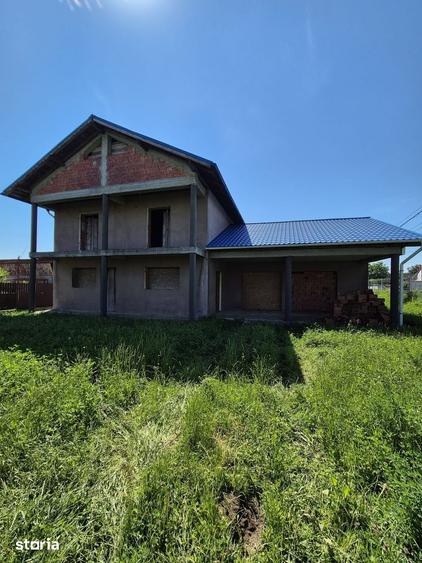 Casă cu 5 camere cu Teren 1700 Mp în Luizi-Călugăra