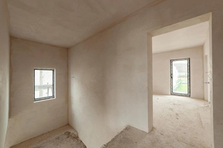 Casă cu 4 camere cu Teren 470 Mp în Micești