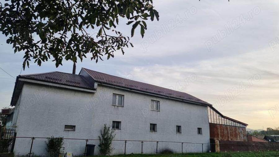 Spațiu comercial, de 2,000 mp, în Central