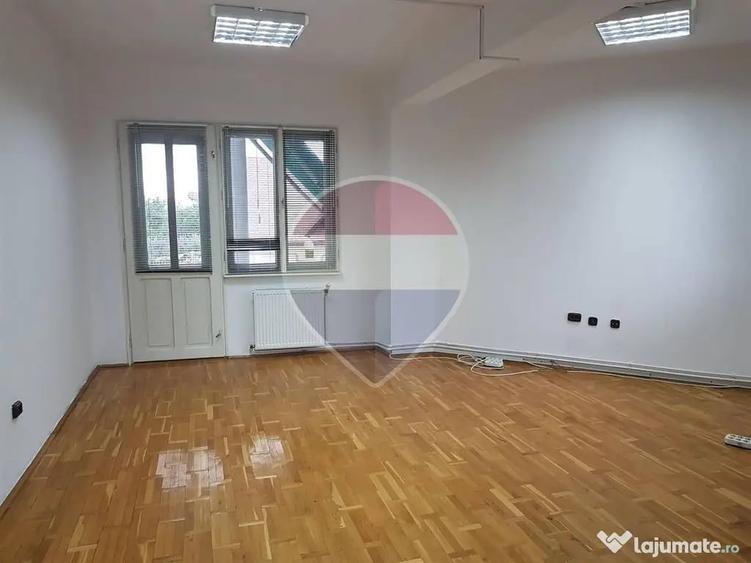 Casă cu 3 camere cu Teren 700 Mp în Zorilor